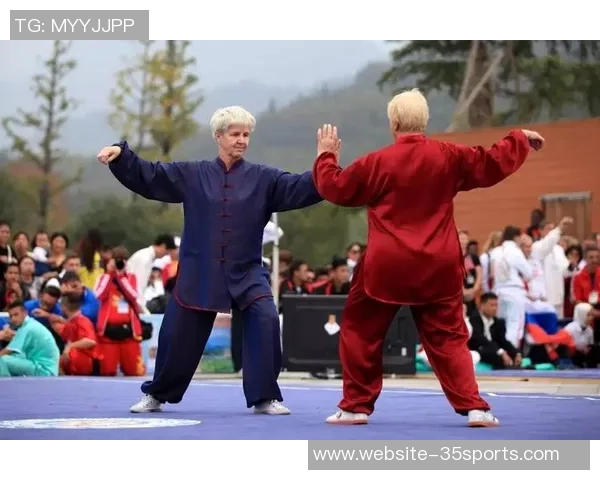 龚艳丽与贝特伦巅峰对决精彩瞬间回顾与赛后分析 龚艳丽与贝特伦巅峰对决精彩瞬间回顾与赛后分析